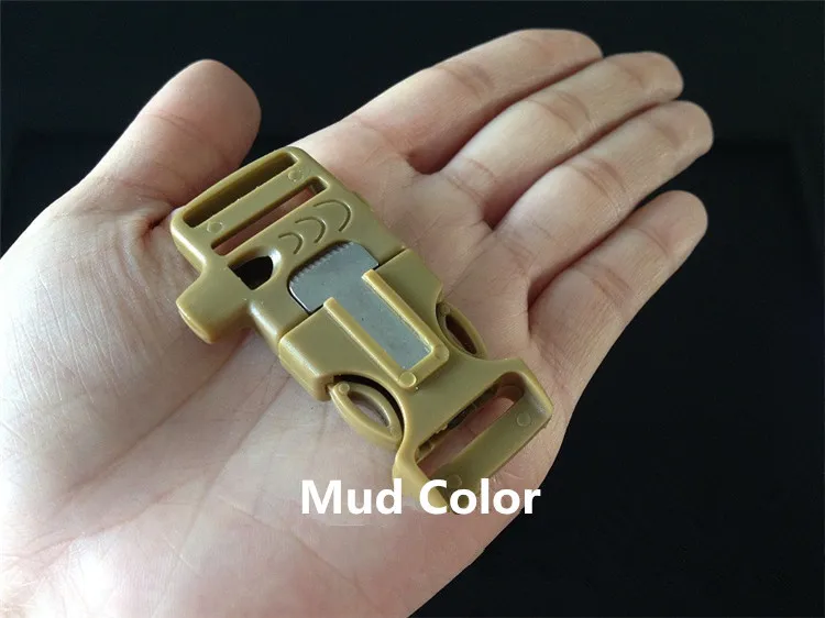 6.1 * 2.5cm Survival Camping Fire Maker Buckle With Whistle