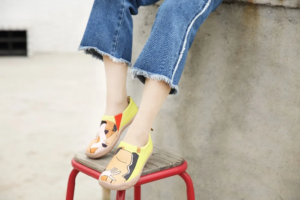 uin new model bulk kiss printed canvas woman silp-on shoe