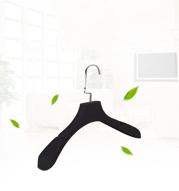 plastic clip hanger (1)