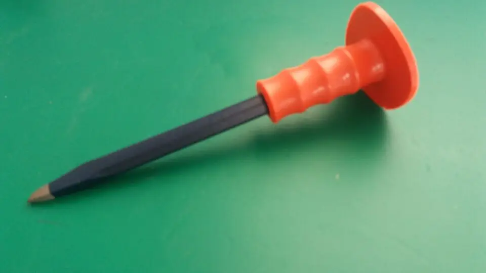 good quality of cold chisel with rubber handle 8"*16 -043