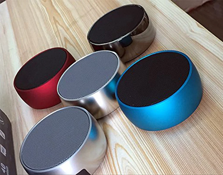 Chess design mini super bass rechargeable wireless portable metal speaker 2018 for mobile phone