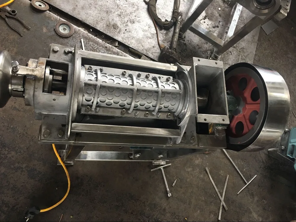 Coconut Juice Extractor Machine For Squeezing Coconut Milk Machine