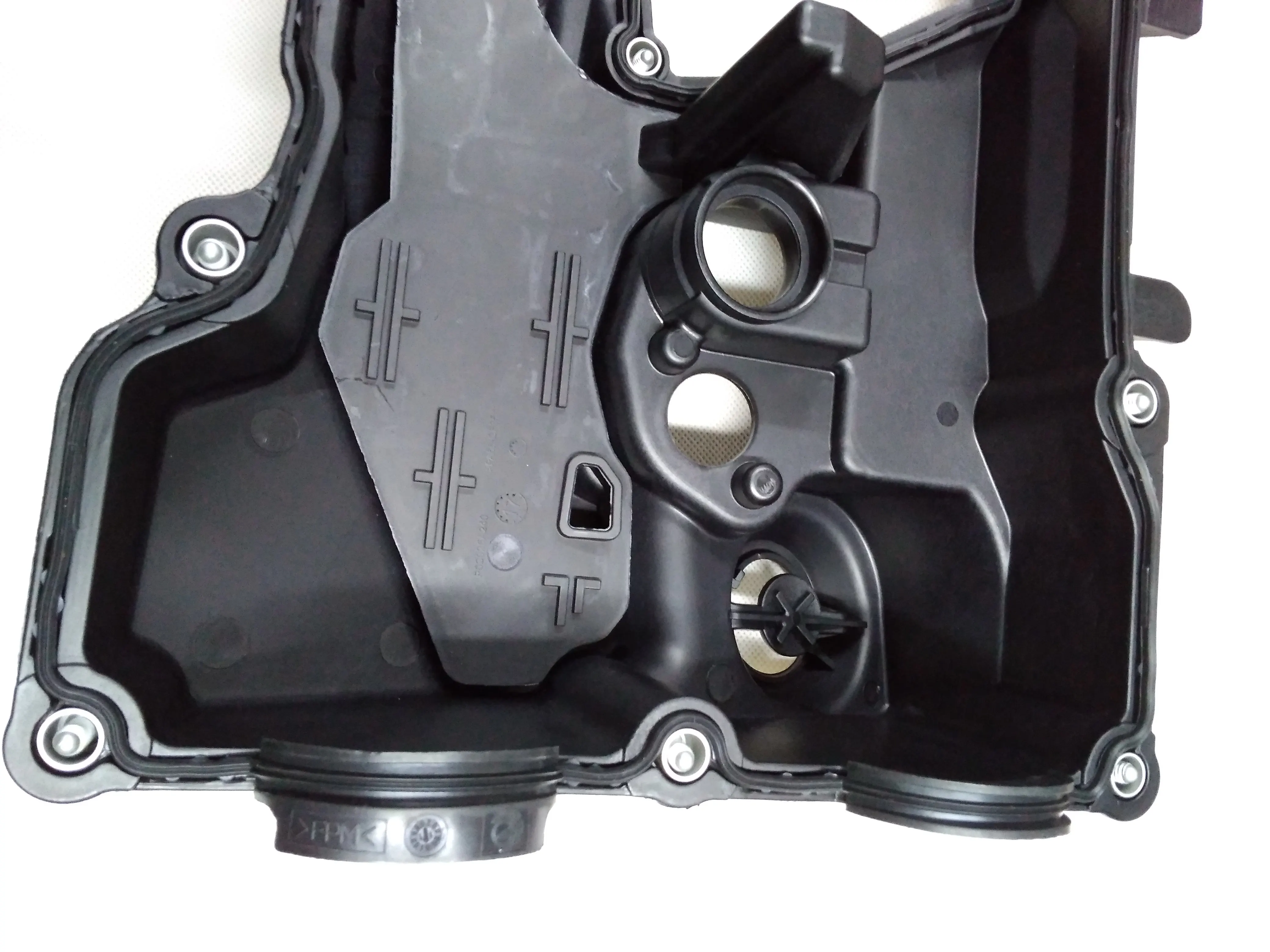 11127555212 For Bmws N46n 20062010 Engine Cylinder Head Cover With