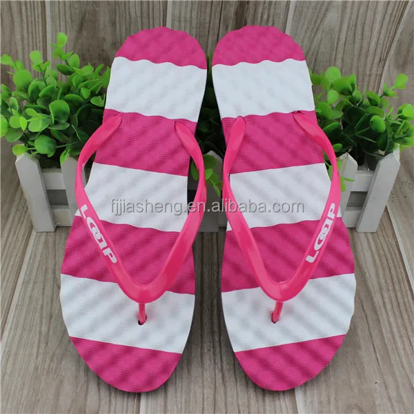 Easy wear simple design women style flip flops with embossed sole