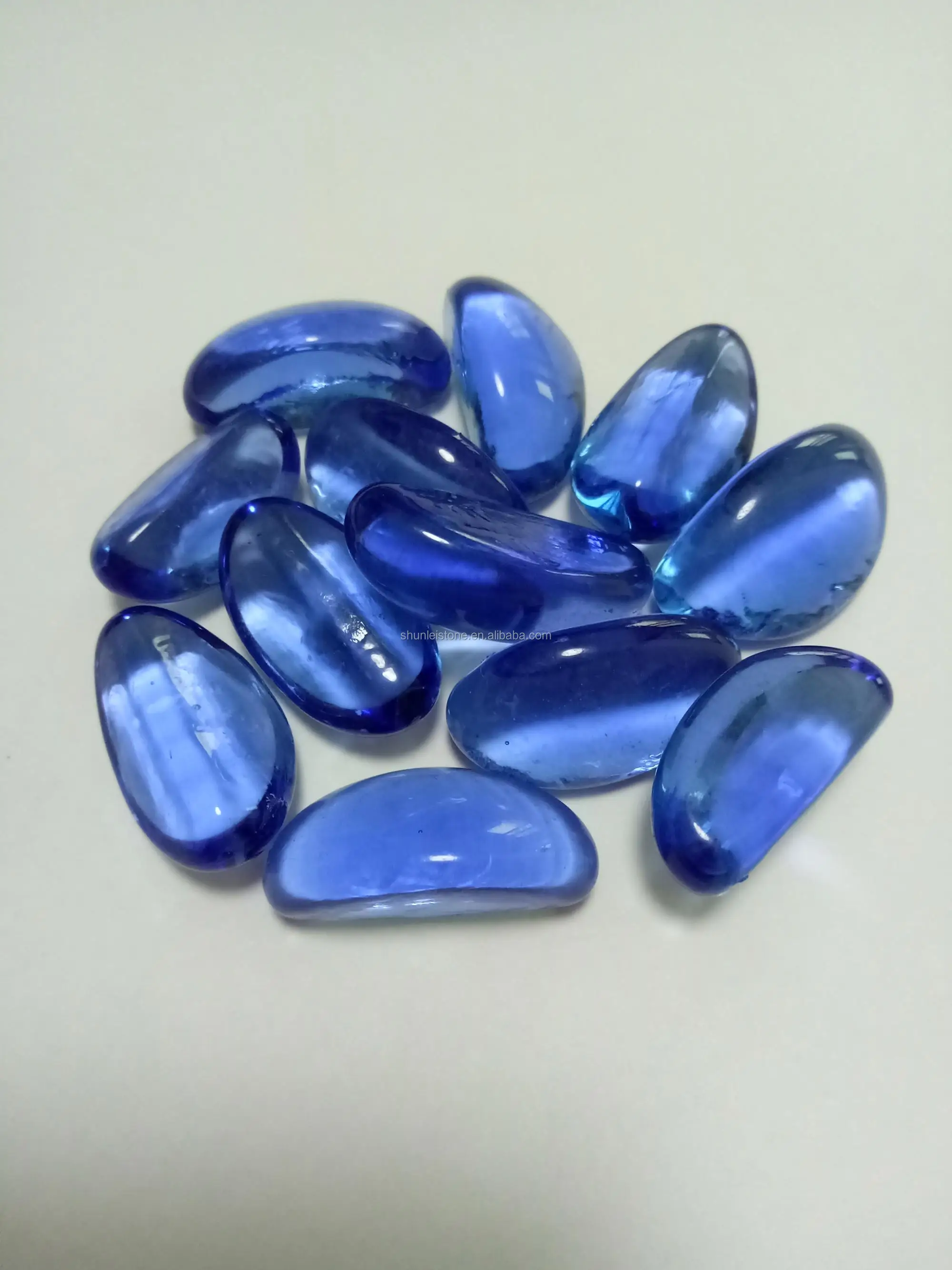 腰果形状海洋玻璃鹅卵石为鱼缸玻璃填料