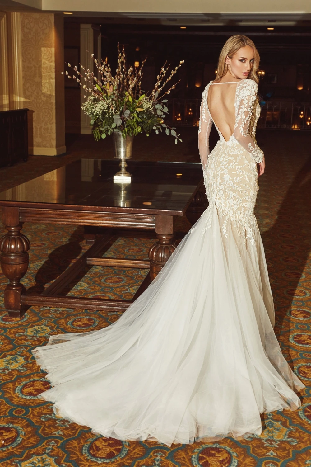 AC-1036 Elegant V Neck Long Sleeves Appliqued Detachable Skirt Mermaid Wedding Dress
