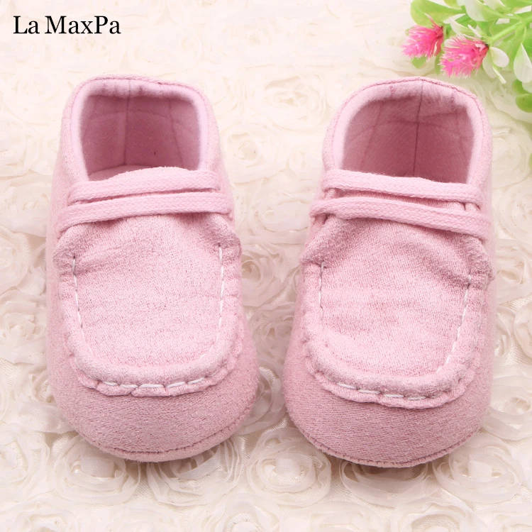 Zapatos para bebe de 6 meses Sep 05, · Talla de Zapatos para Bebés por Edad. Aunque durante sus primeros meses de vida, el bebé no necesita ir equipado con zapatos, siempre viene bien tener un par de zapatos con los que lucir sus pequeños pies/5(24).