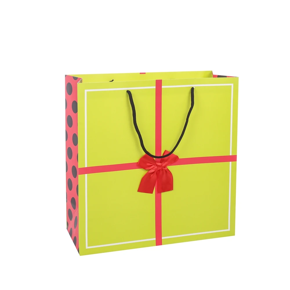 Classic Kraft Paper Gift Bags Green Paper Gift Bag With Ribbon Handle For Birthday