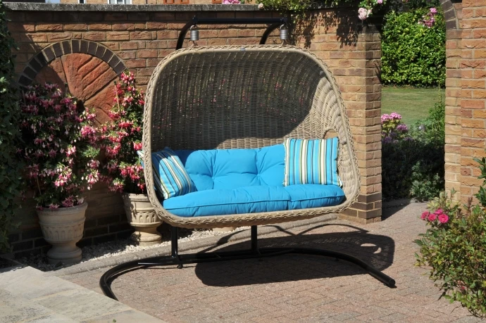 Hot sale wicker outdoor bridnest affordable patio garden balcony swing chair furniture