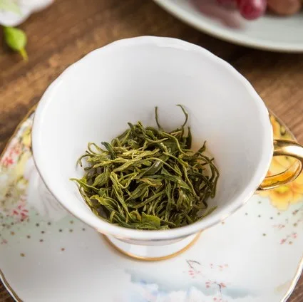 Hand picking Baking fresh leaves 100% pure organic gynostemma pentaphyllum L - 4uTea | 4uTea.com