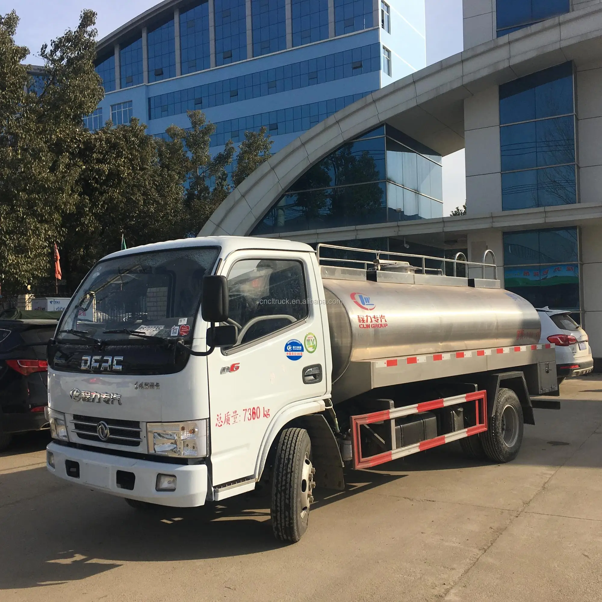 China Top Brand Dongfeng 3ton Milk Transport Tank Truck 30000 Liter