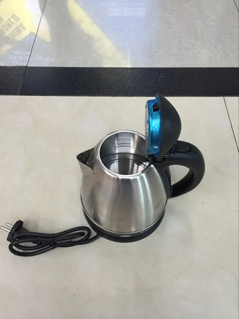 Portable Electric Kettle Small Size 1.2l Capacity Hotel Cordless