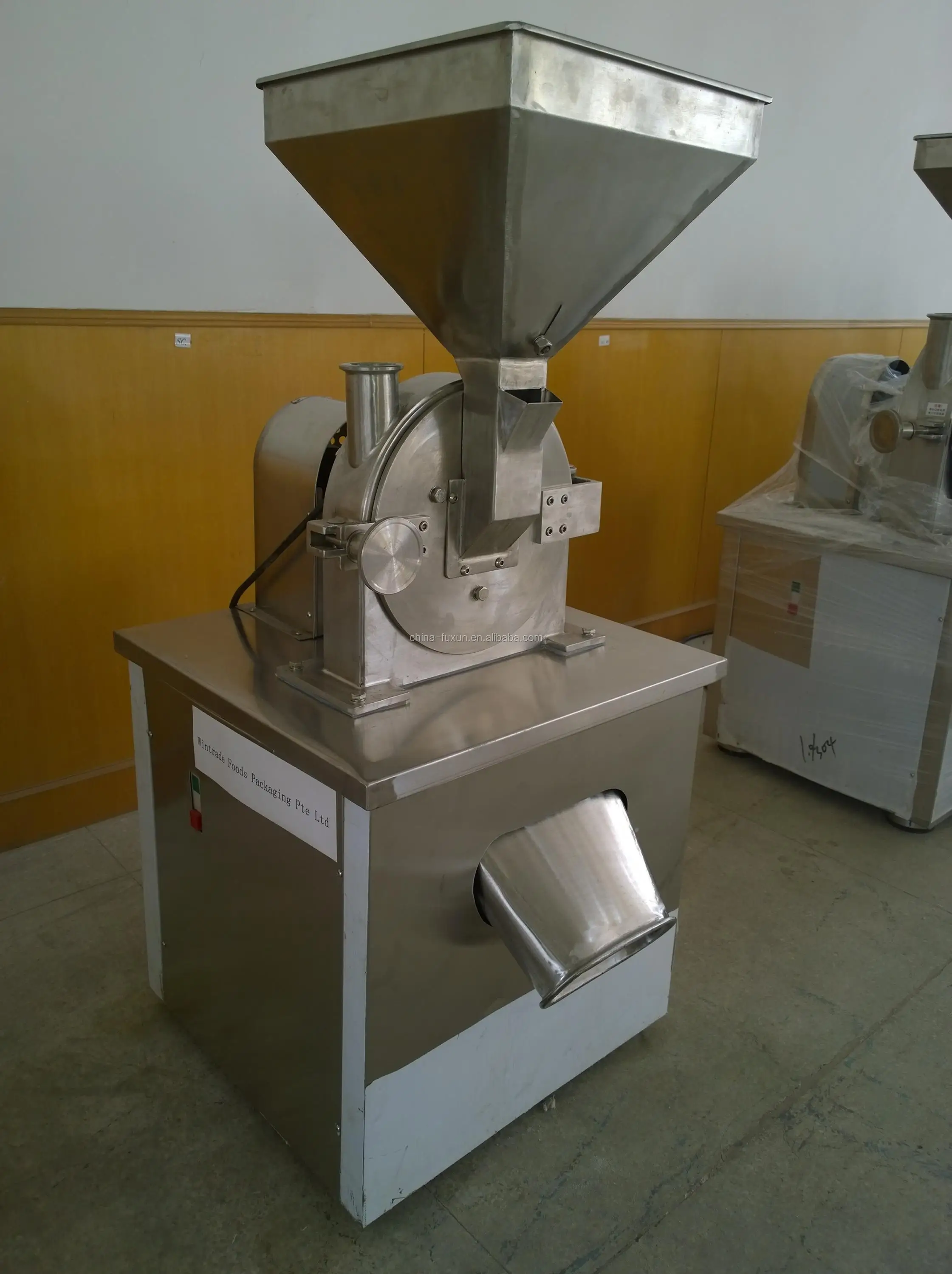 Newly Design Cocoa Bean Grinding Machine/coconut Shell Powder Machine