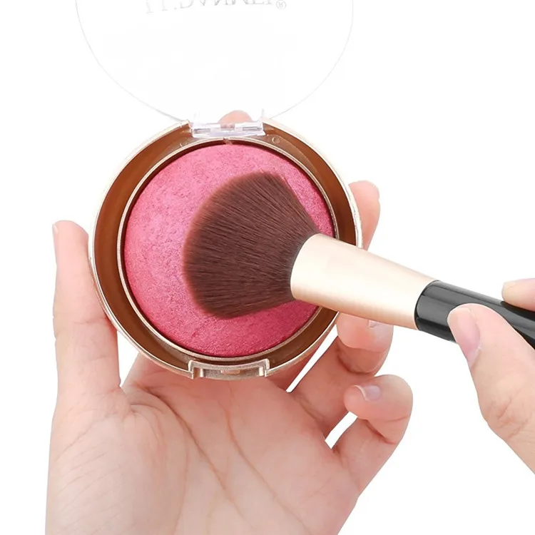 blusher brush.jpg