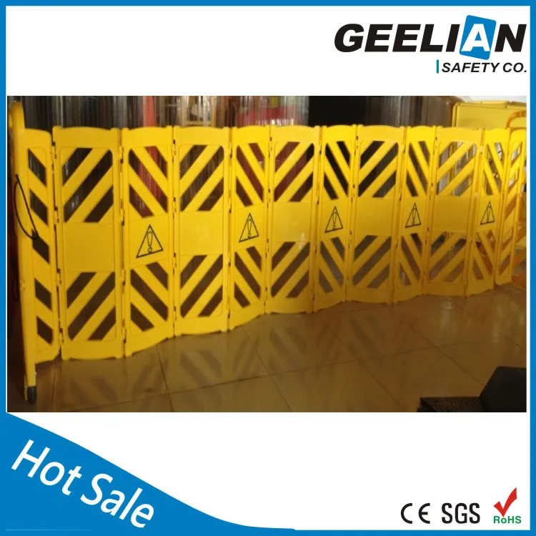 European Type Plastic Expandable Stadium Barricade Entrance Flexible
