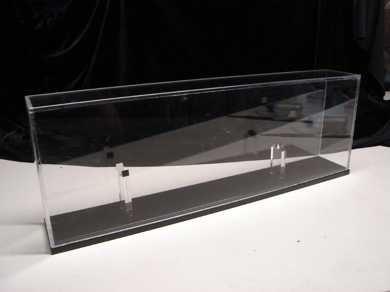 18 inch display case