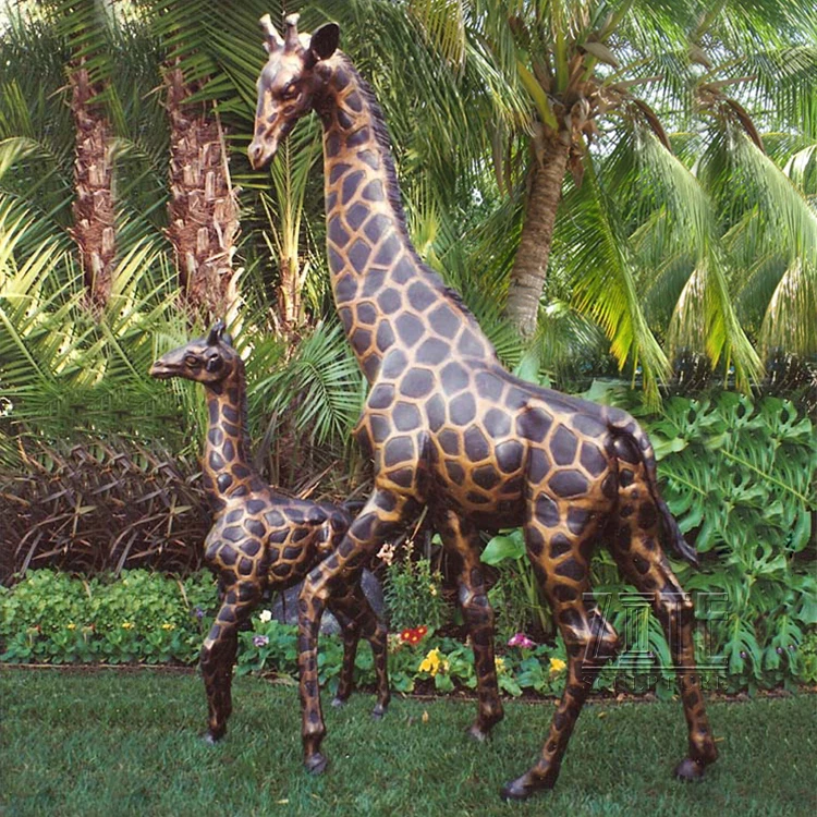 giraffe outdoor garden statue