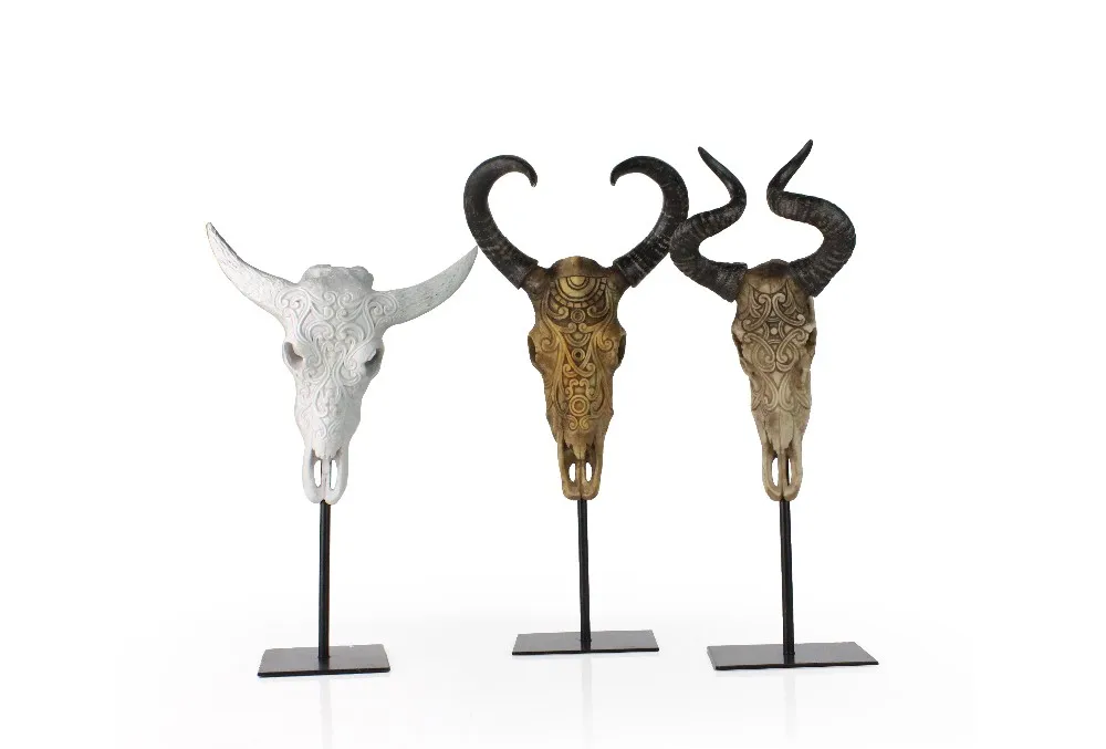 Resin Bull Head Skull Sculpture Cow Head Base for Home Decor with Metal Home Decoration Folk Art Animal Africa factory