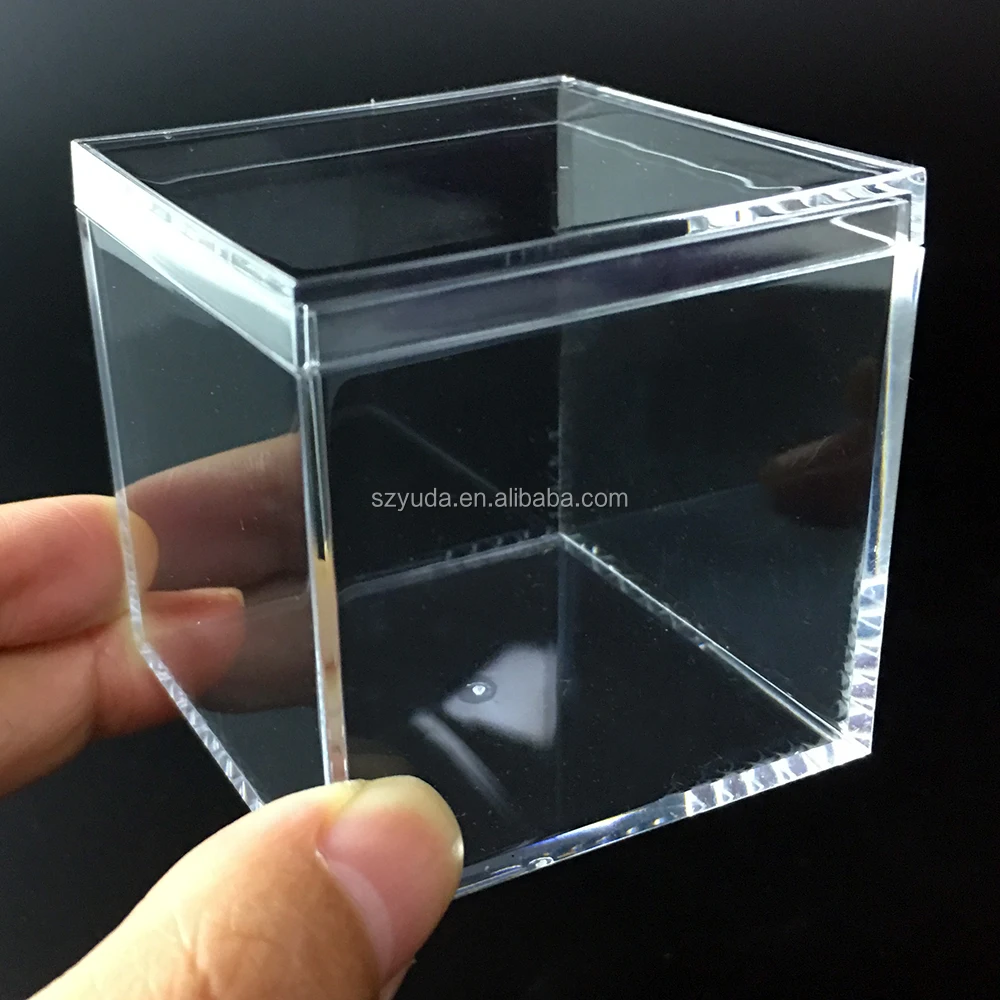 clear plastic cube boxes