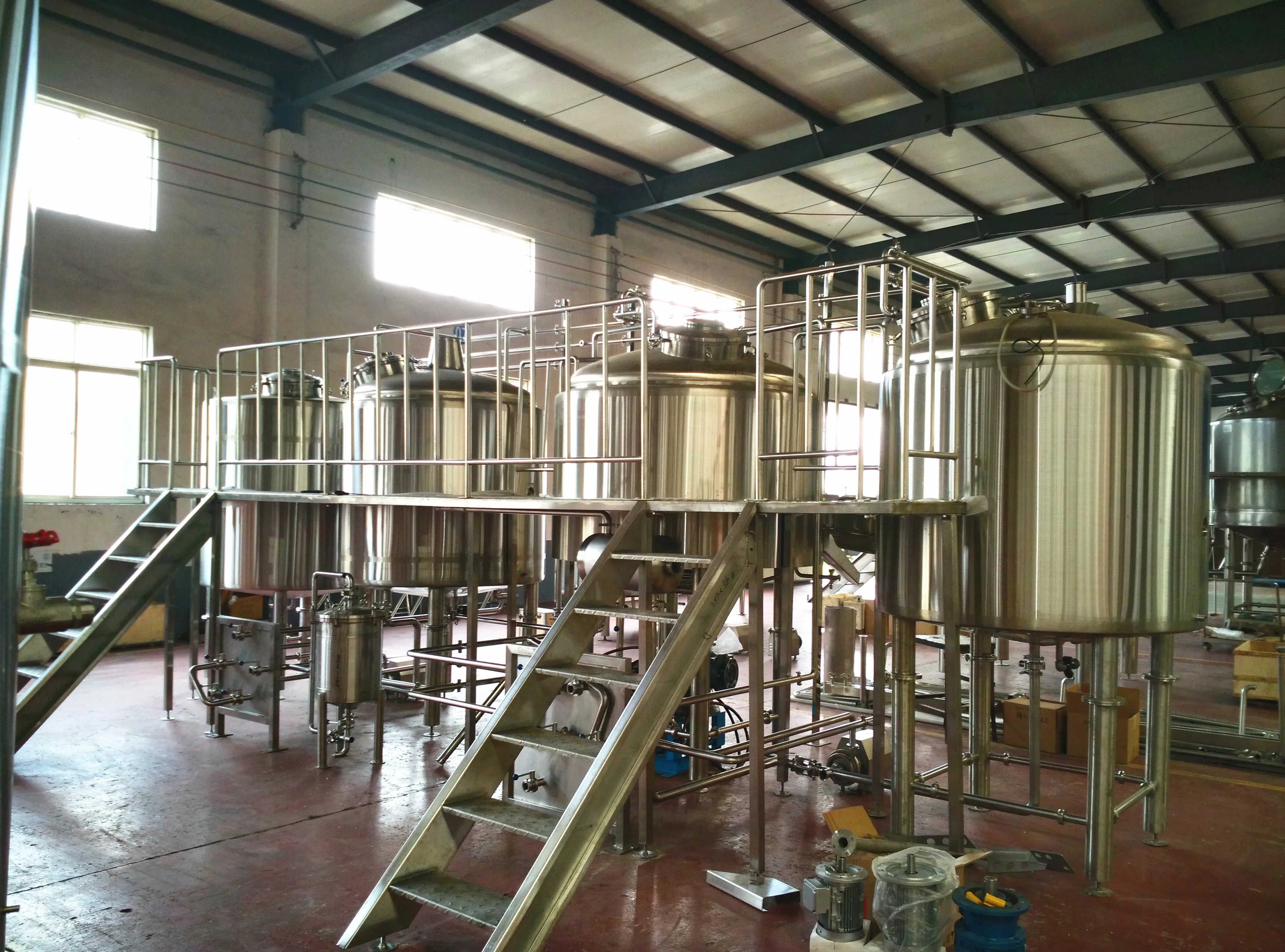 500 升小型啤酒制造机啤酒生产线