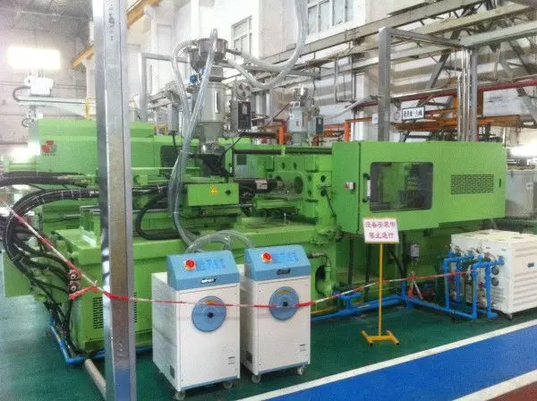 Vacuum Feeder case 04