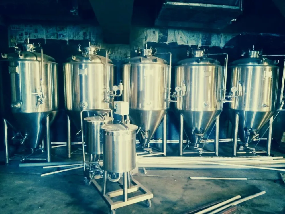 Продвижение оборудование. Дезинфекция оборудования для пивоварения. Пластиковая 500 л ферментация.