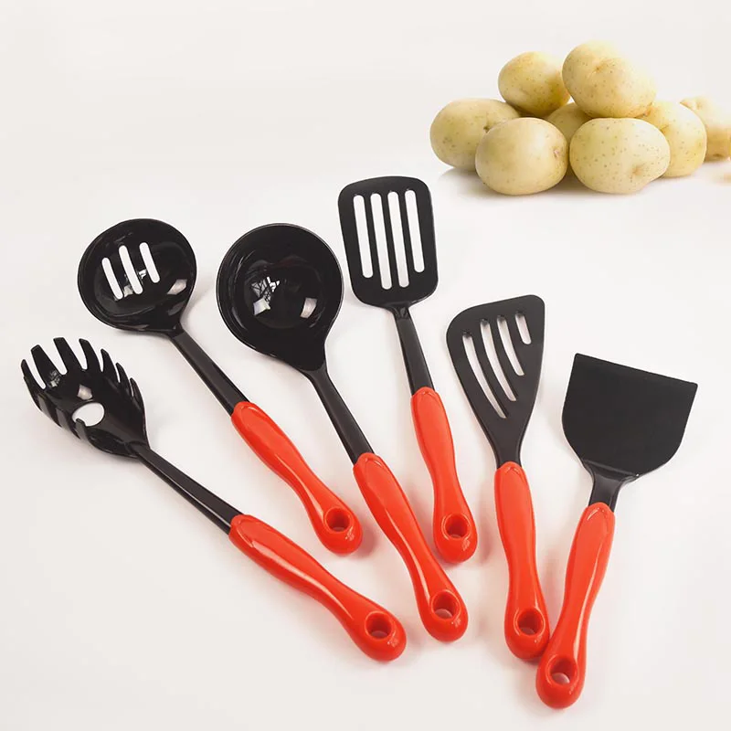 2 nylon utensils