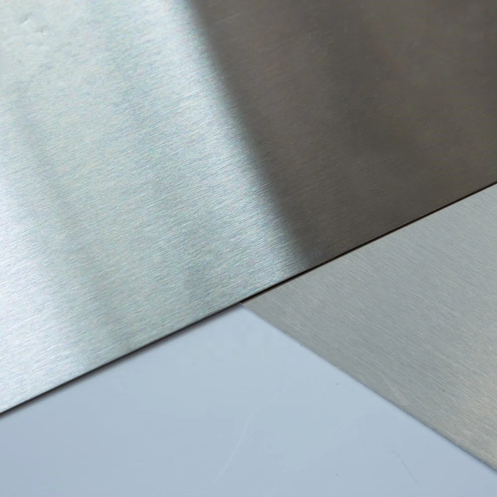 Шлифованная нержавеющая сталь aisi 304. Лист нержавеющий шлифованный aisi 304. Нержавейка шлифованна. Инокс цвет металла. Шлифованная сталь.