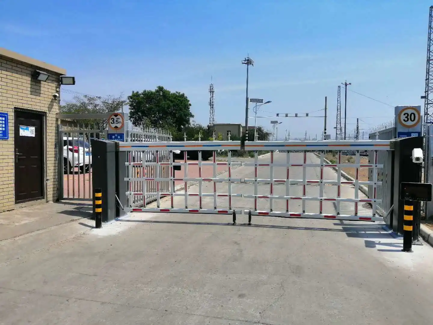 Barrier Car Park - Automatic Accordion Barrier Gate with RS485