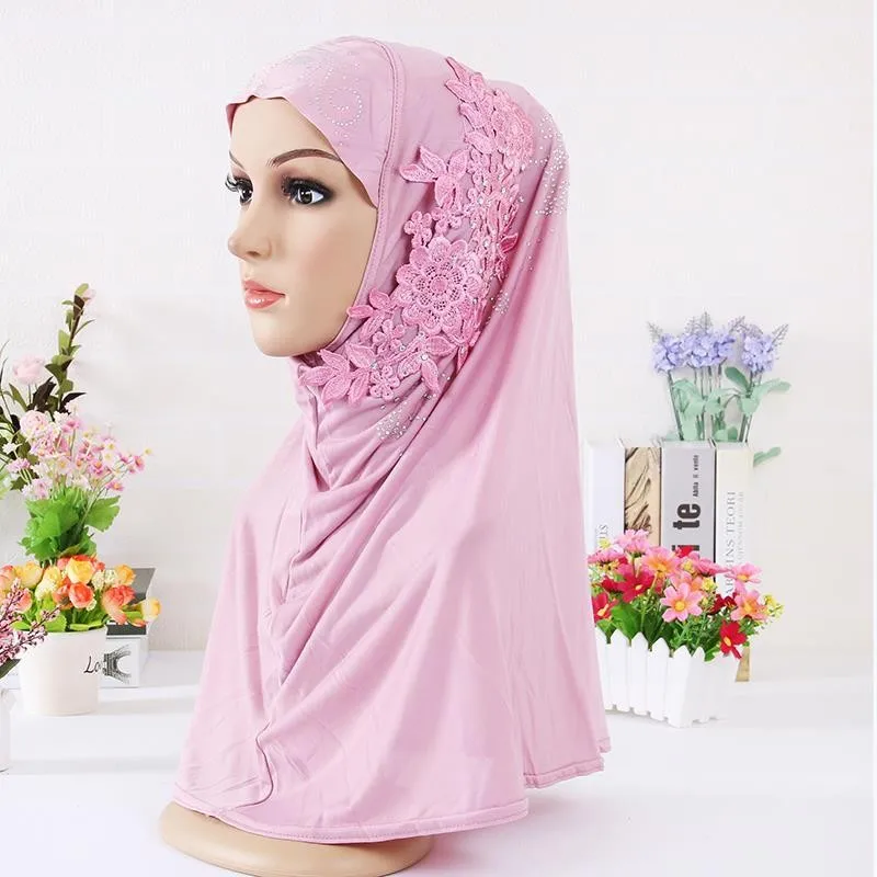 Hot Sell Cotton Muslim Headscarf Rhinestone Embroidery Floral Caps