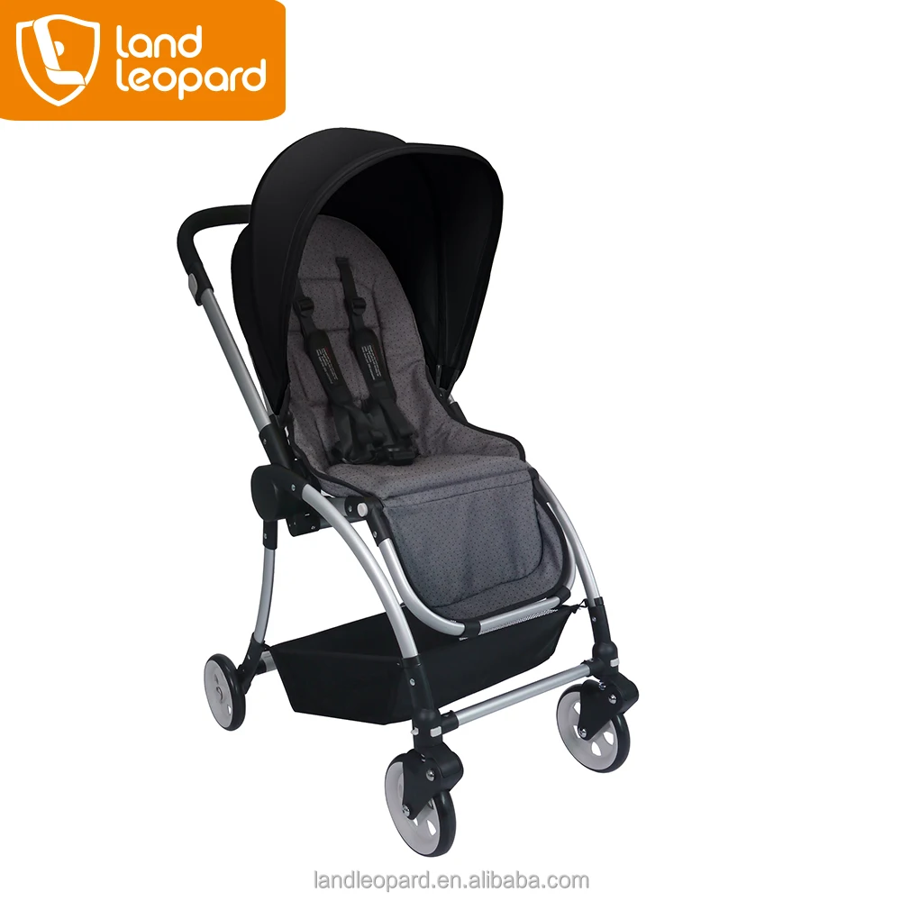 lightweight stroller with large sun shade