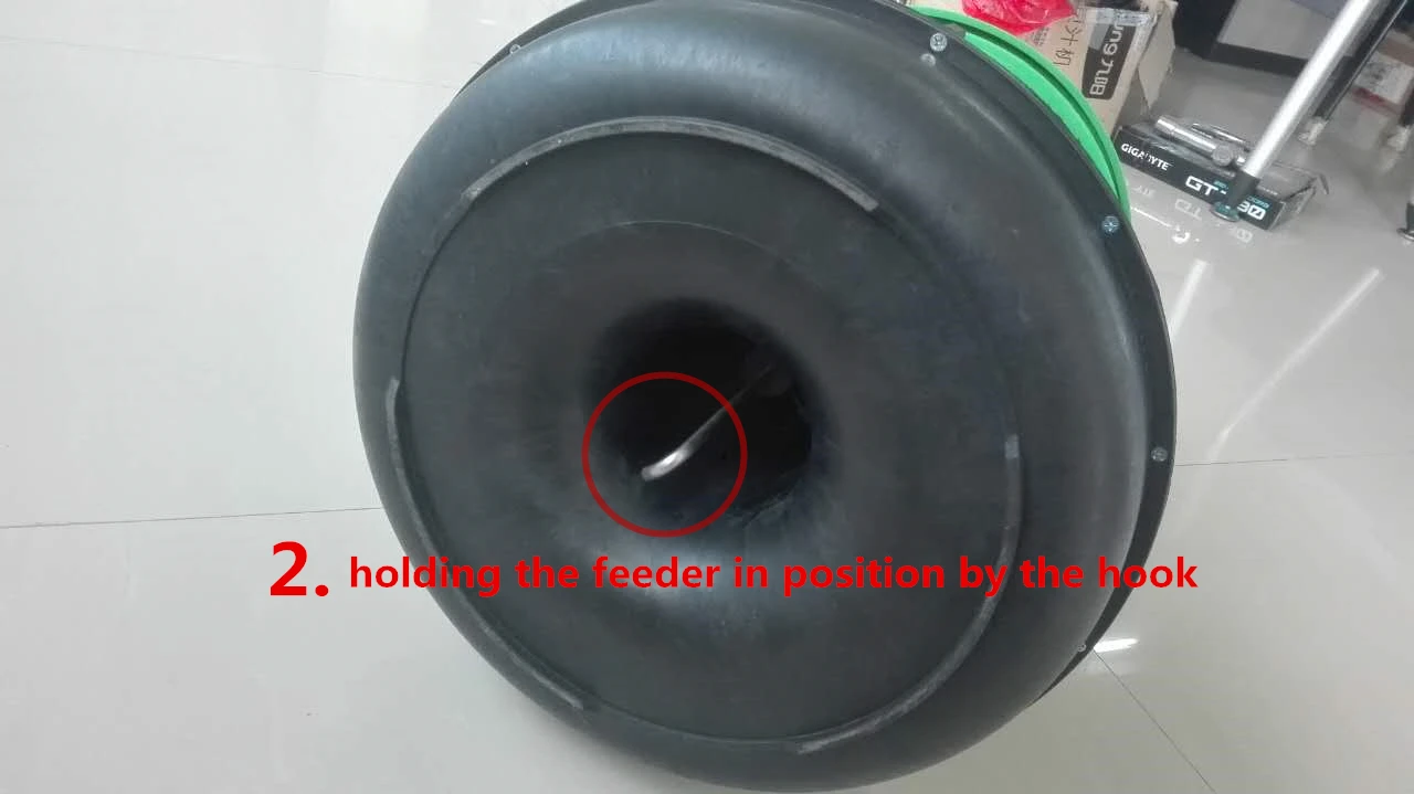 feeder-2.jpg
