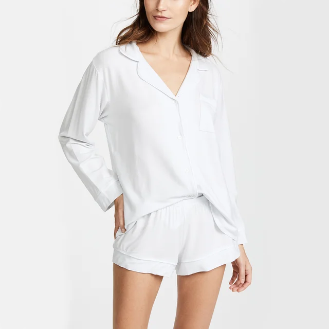 Белые пижамы