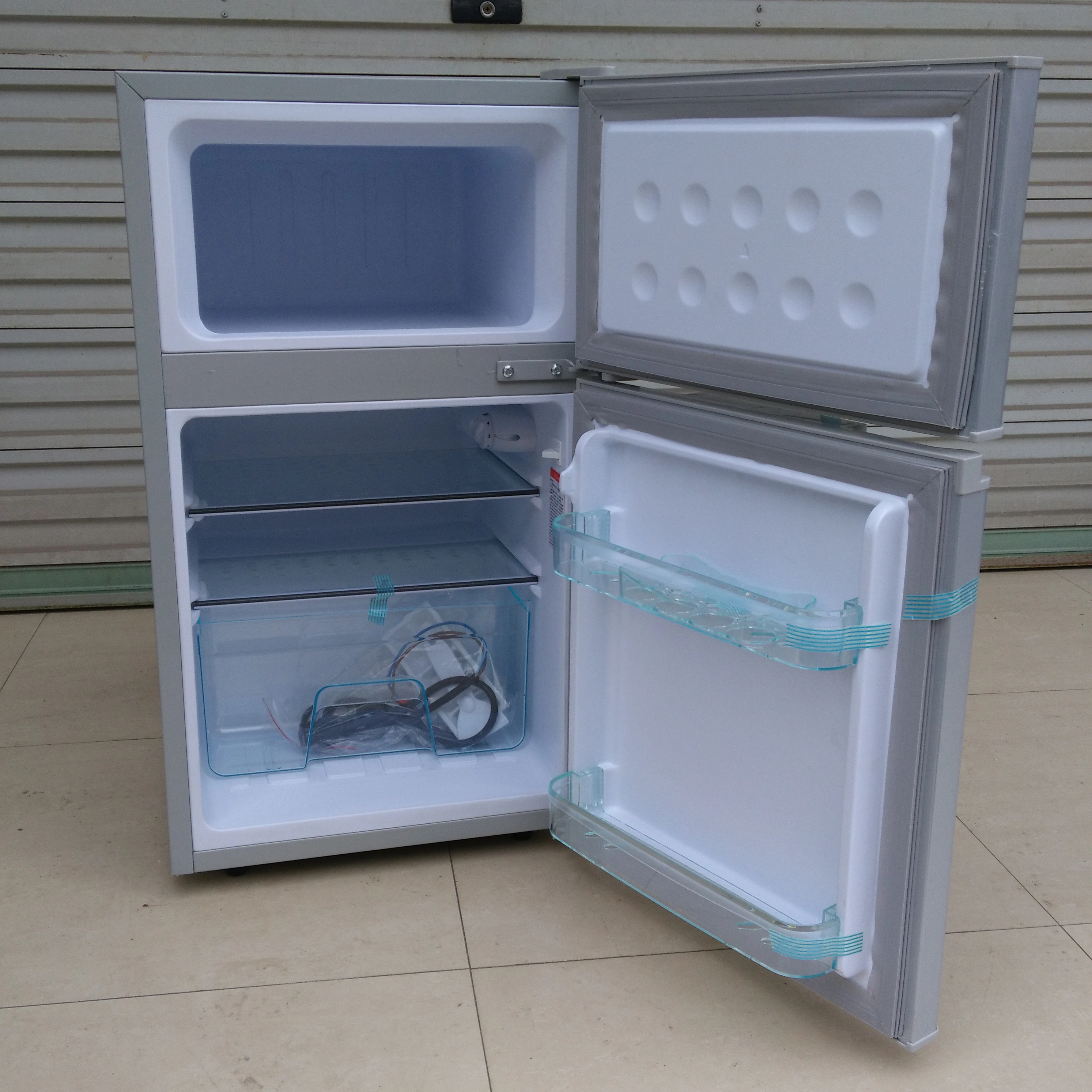 Маленький холодильник 55v DC