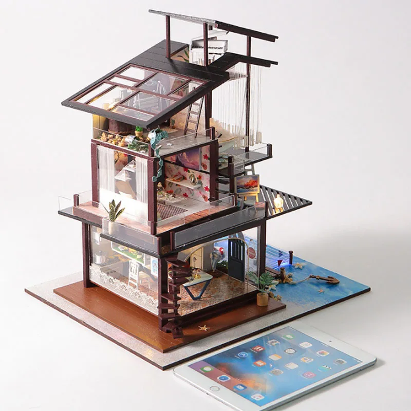 dollhouse with light3.jpg