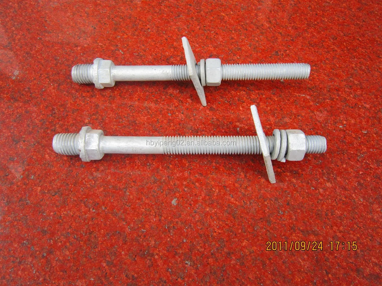 Flat bolt