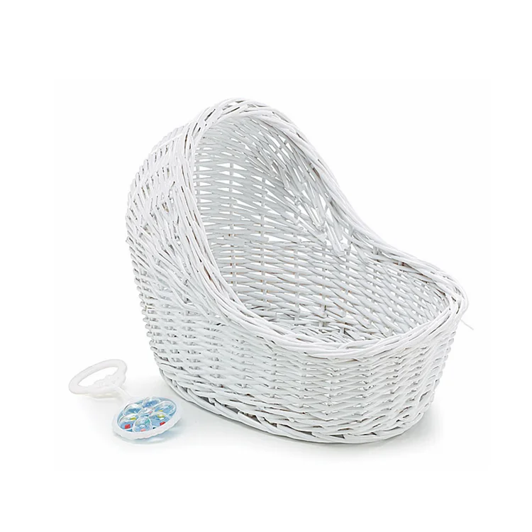 wicker gift bassinet (8).png