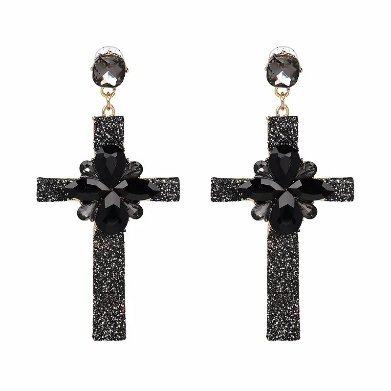 Сережки крестики. Серьги Poison Drop крест. Серьги крестики, Crystal Shik. Baroque Crosses серьги. Серьги крестик чёрный Картье.