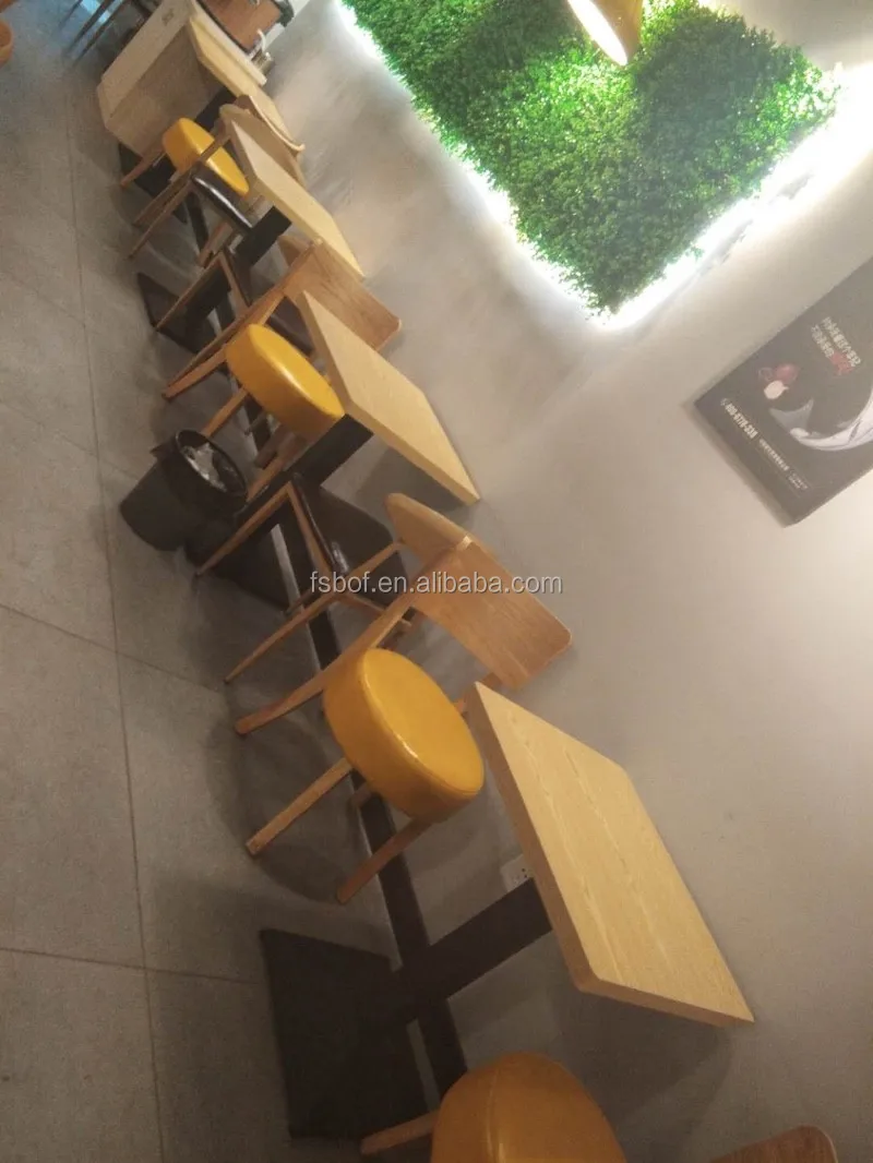 Wholesale Solid Wood Restaurant Furniture Set Retro Cafe Table And
