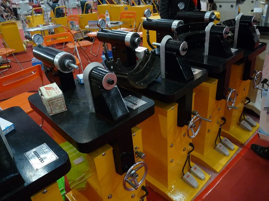 Brake Shoe Riveting Machine,Can Rivet/ Punch / Press Brake Shoe Riveting Machine,Can Rivet/ Punch / Press