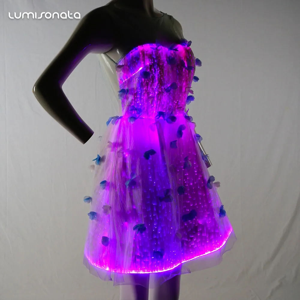 Светящее платье