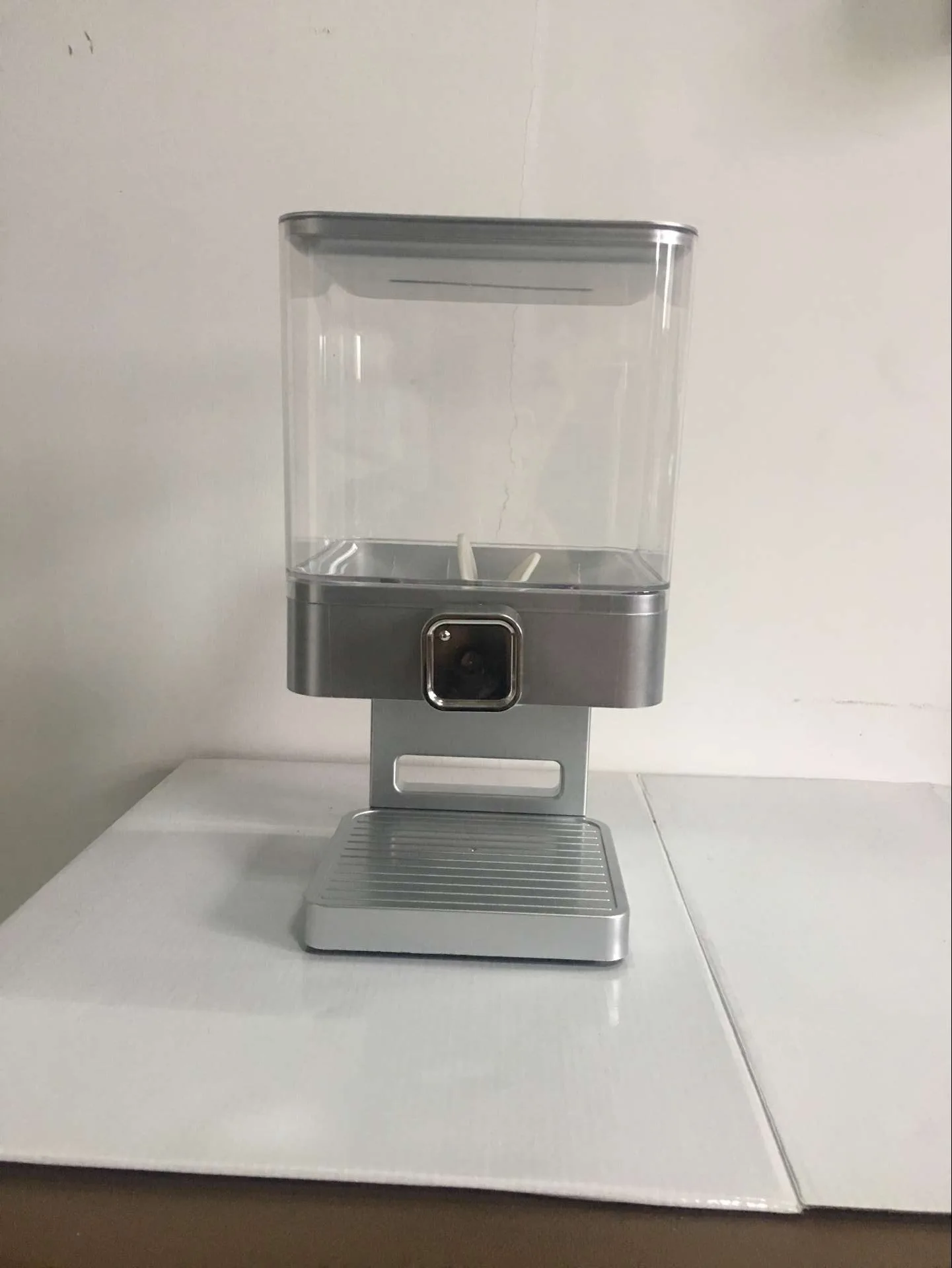 plastic single dry food dispenser