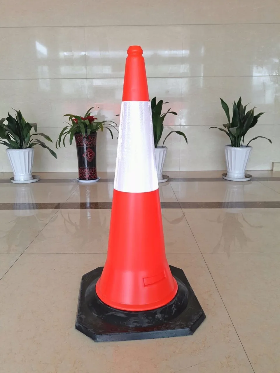 High Quality Pe Traffic Cone 1m Road Safety Cone With Reflective Tape