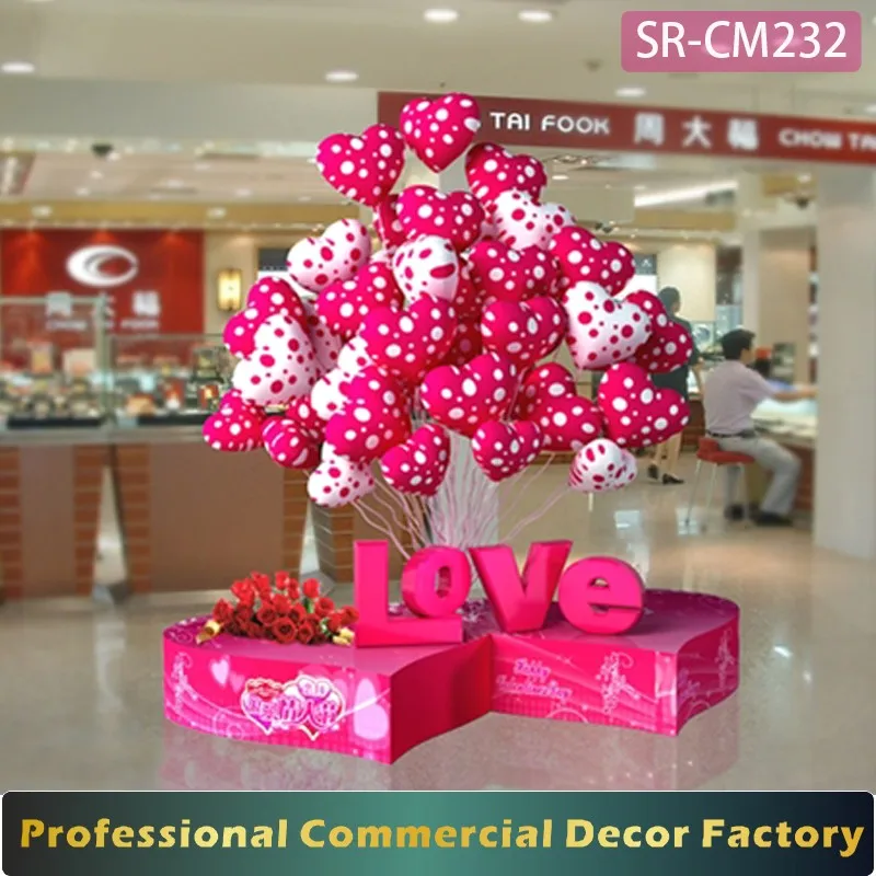 Custom Commercial Shopping Mall Valentine Day Decoration With Ballon