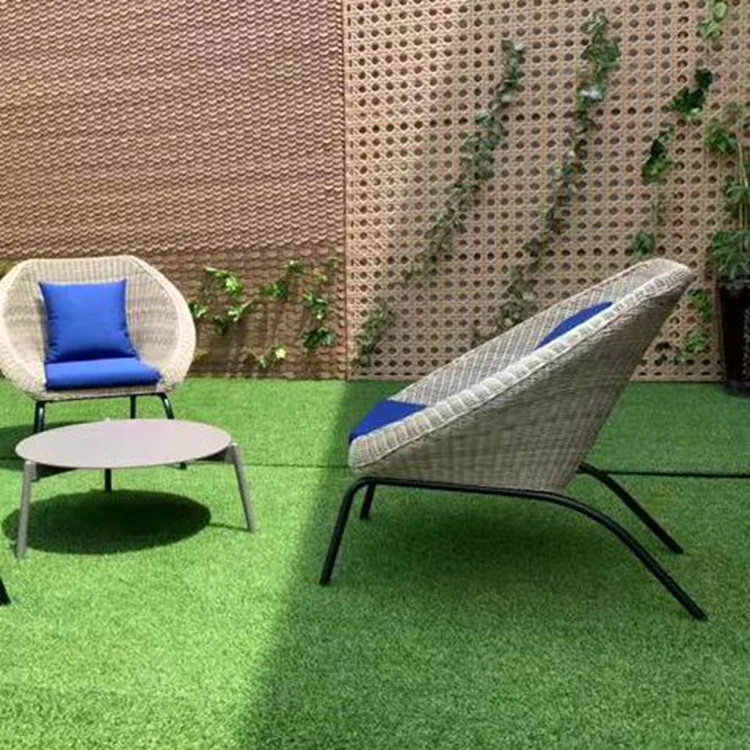 New Modern  Outdoor PE Rattan  Woven Table and  Chair Set For  Garden