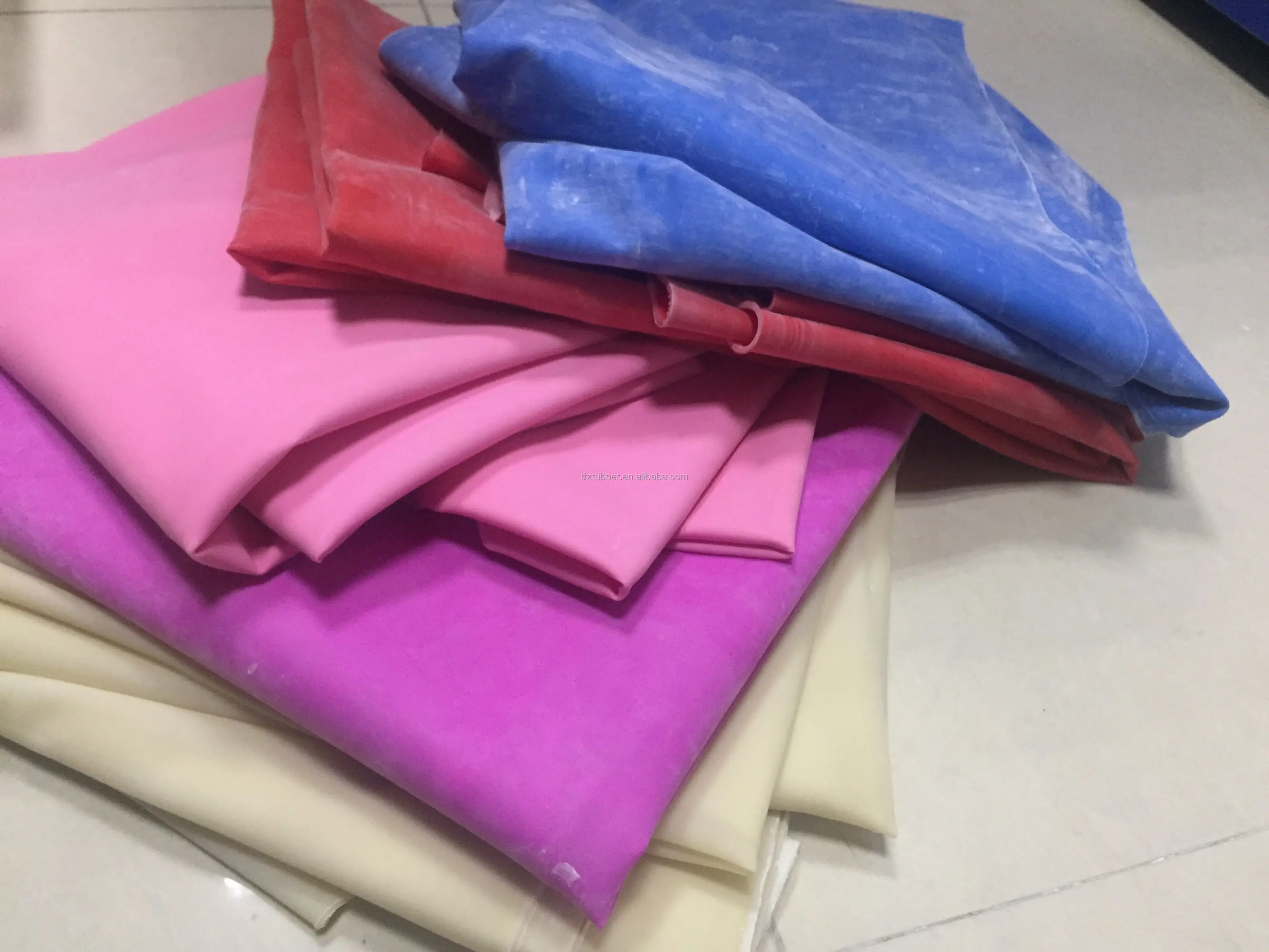 Sexy Elastic Latex Fabric Catsuits Latex Sheet Fashion Latex Clothes