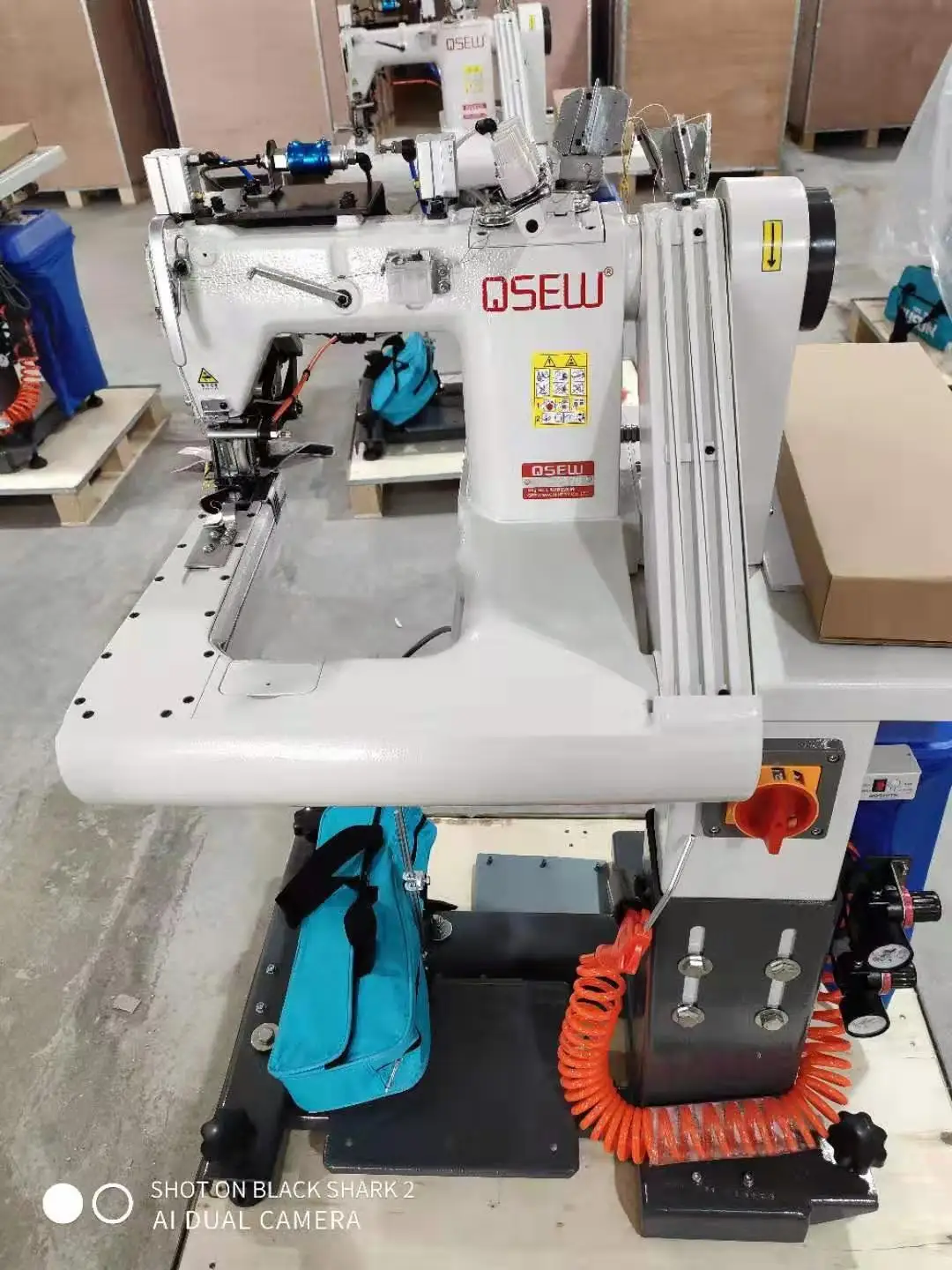 Qs9588 Automatic Feed Off The Arm Chainstitch Industrial Sewing