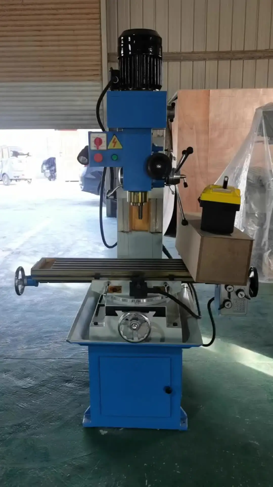 ZX50C Vertical Drilling and Milling Machine with Plug Function 1