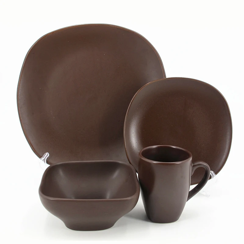 Тарелка коричневая. Коричневая посуда. Набор посуды коричневый. Керамическая посуда. Набор посуды коричневый.