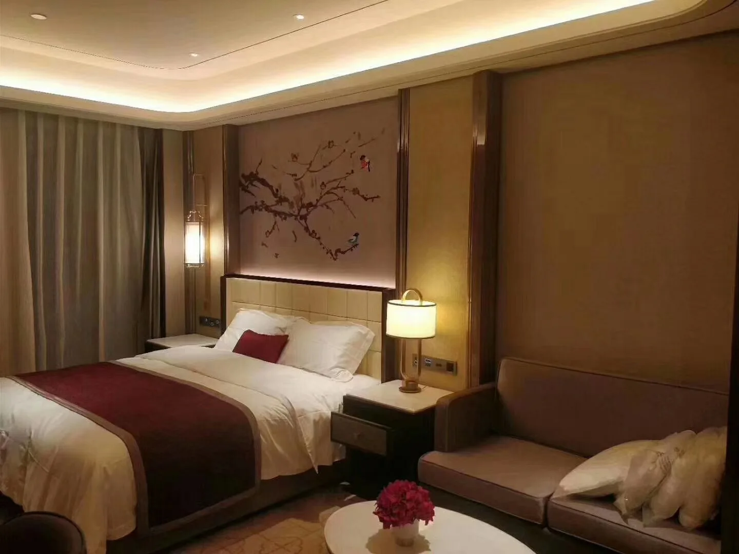 Hotel Smart Touch Switch with 5 Years Warranty Customizable Color and Crystal Tempered Glass Panel Room Number Door Plate